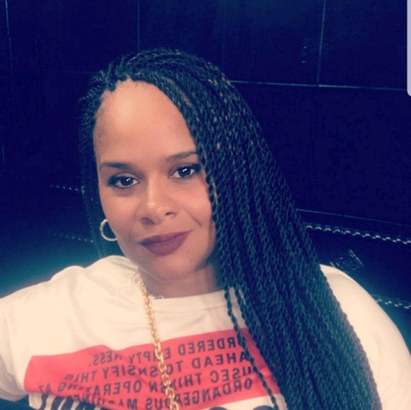 Meet your Posher, Sonya - Picture 1 of 1